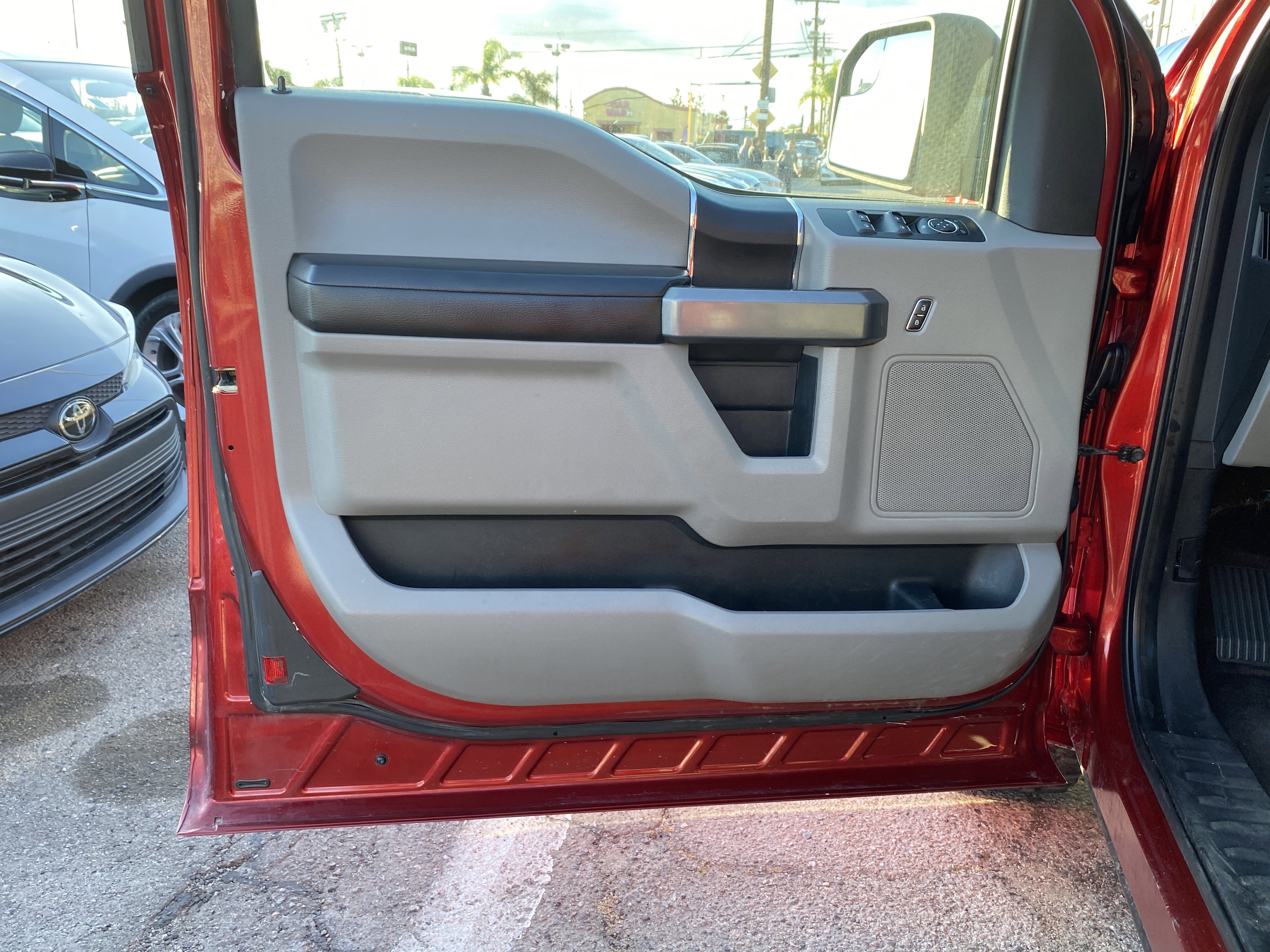 Used 2015 Ford F150 XLT w/ Equipment Group 301A Mid image 13