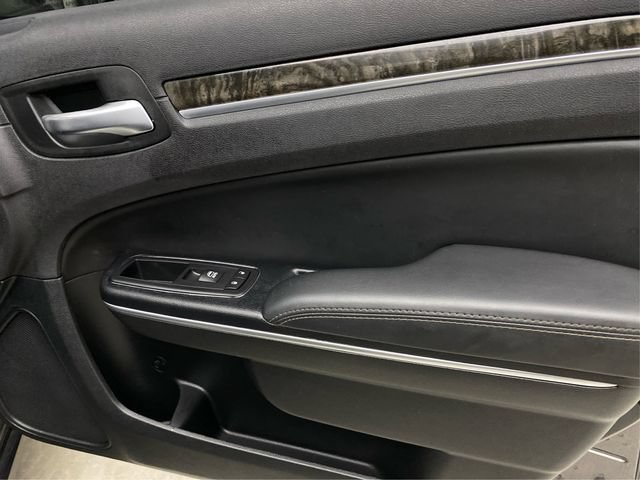 Used 2017 Chrysler 300 C AWD/4WD image 28