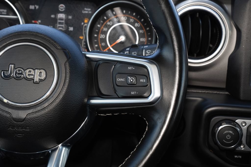 Used 2020 Jeep Wrangler Unlimited Sahara AWD/4WD image 26