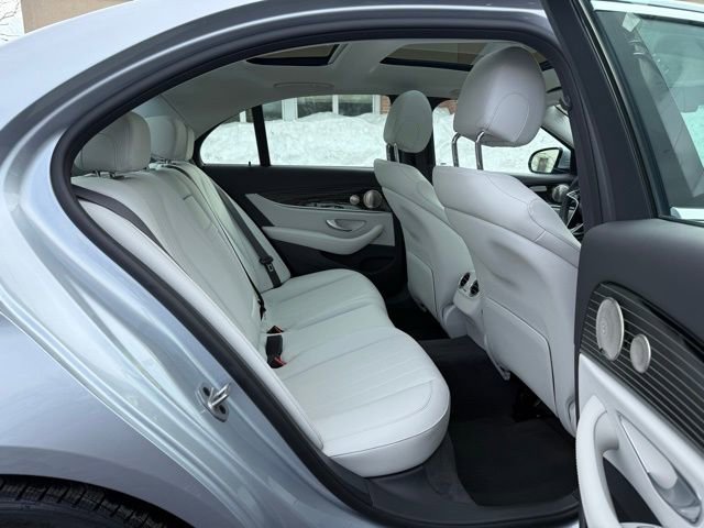 Used 2022 Mercedes-Benz E 350 4MATIC Sedan image 26