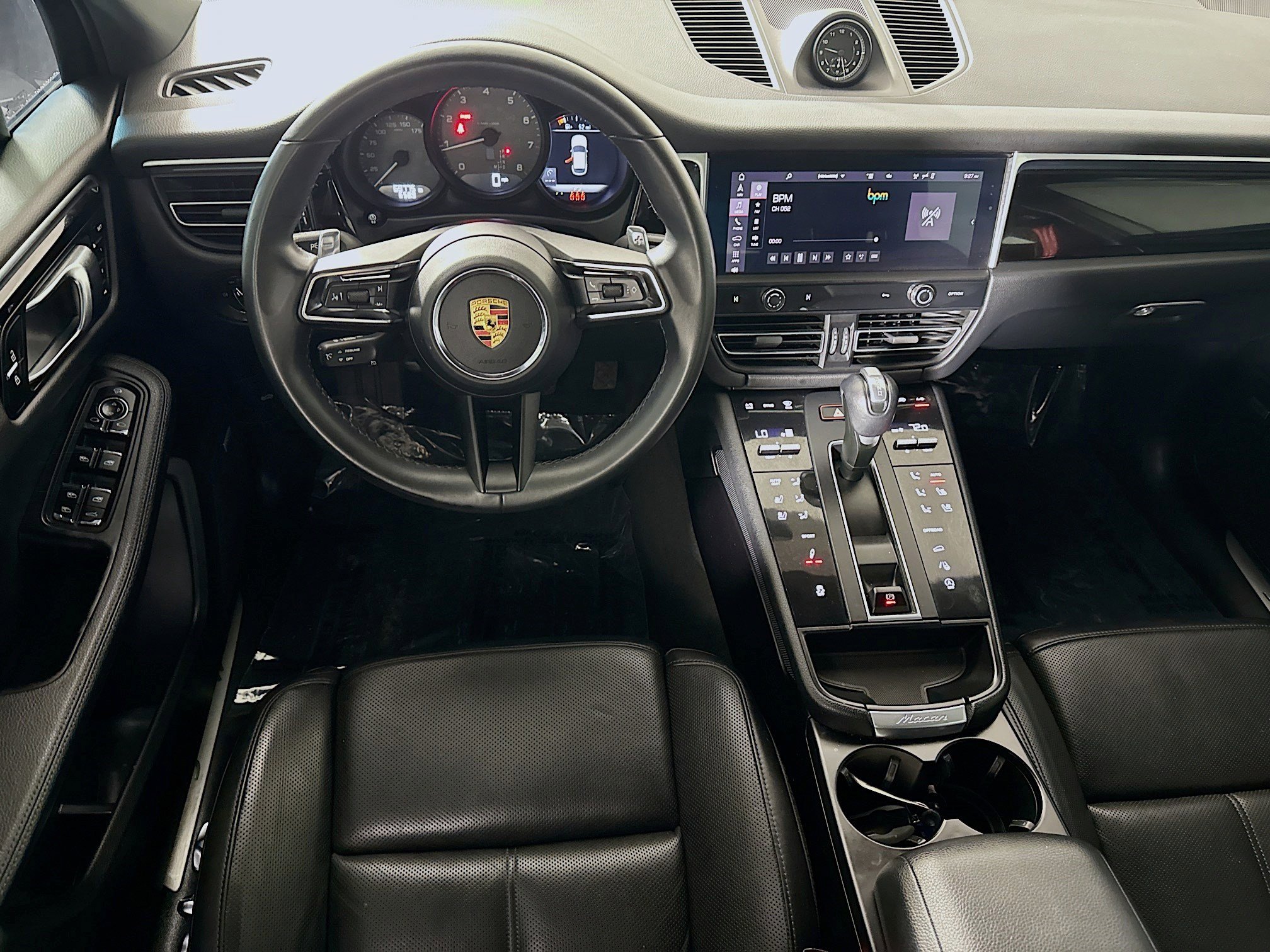 Used 2022 Porsche Macan S w/ Premium Package Plus image 17