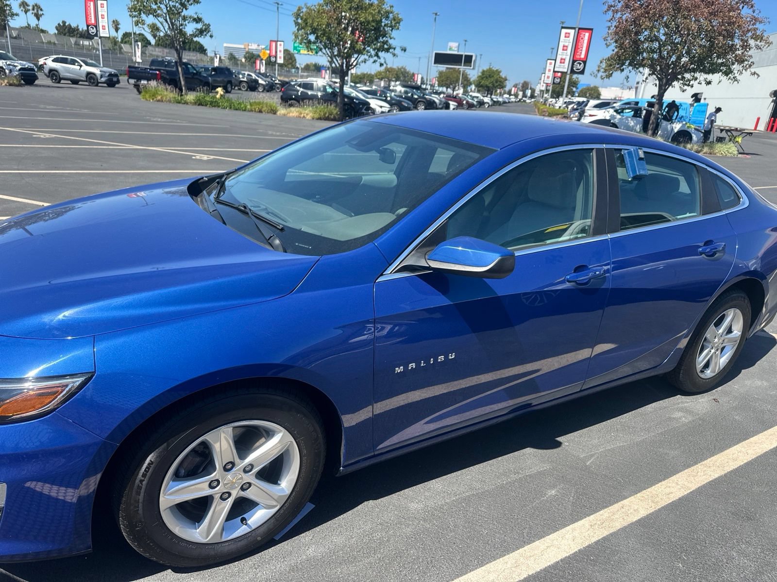 Used 2023 Chevrolet Malibu LS w/ Driver Confidence Package FWD image 2