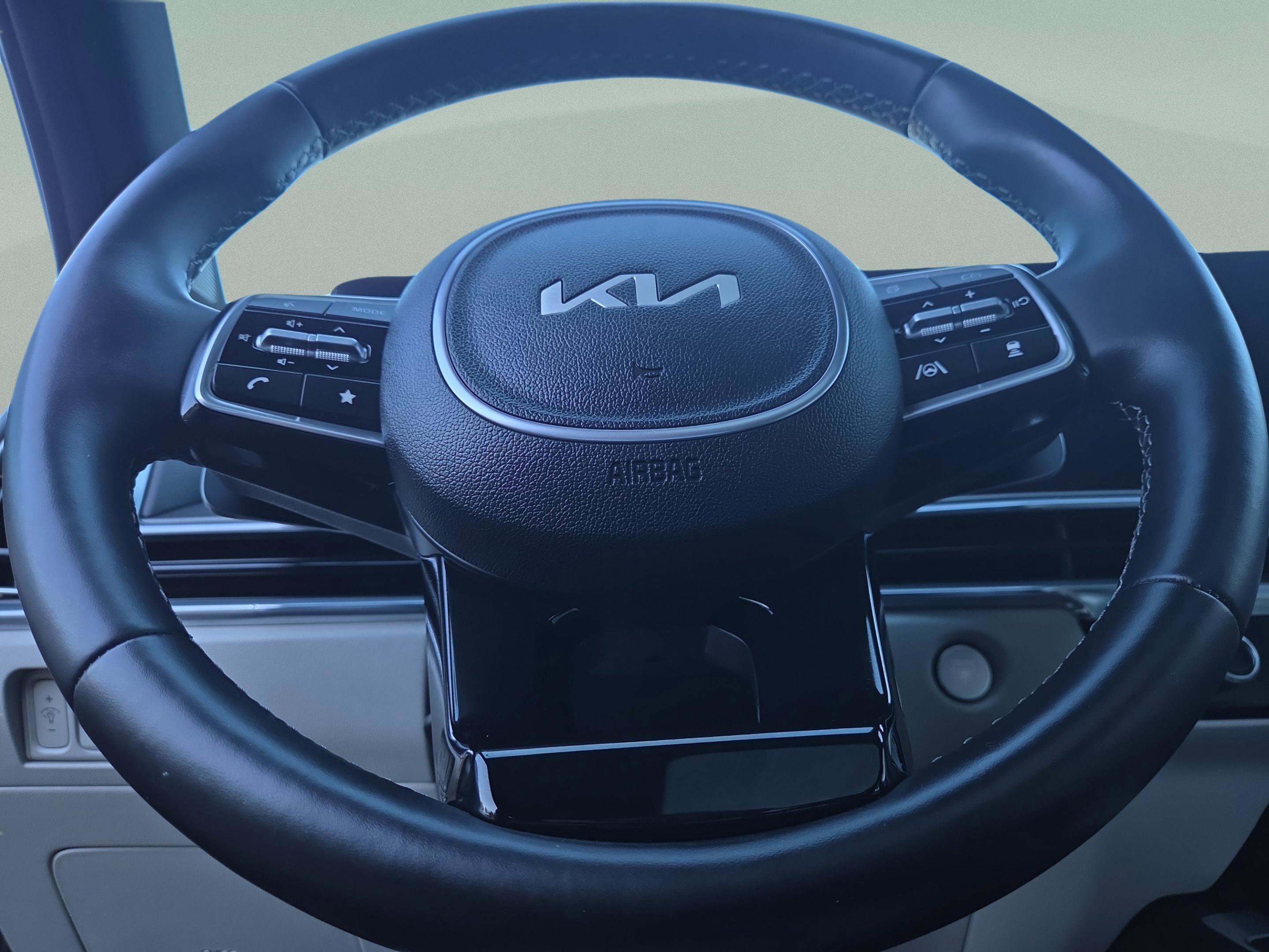 Used 2025 Kia Sorento SX Prestige AWD/4WD image 10