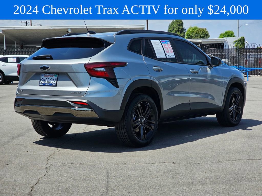 Used 2024 Chevrolet Trax ACTIV w/ Sunroof Package FWD image 6