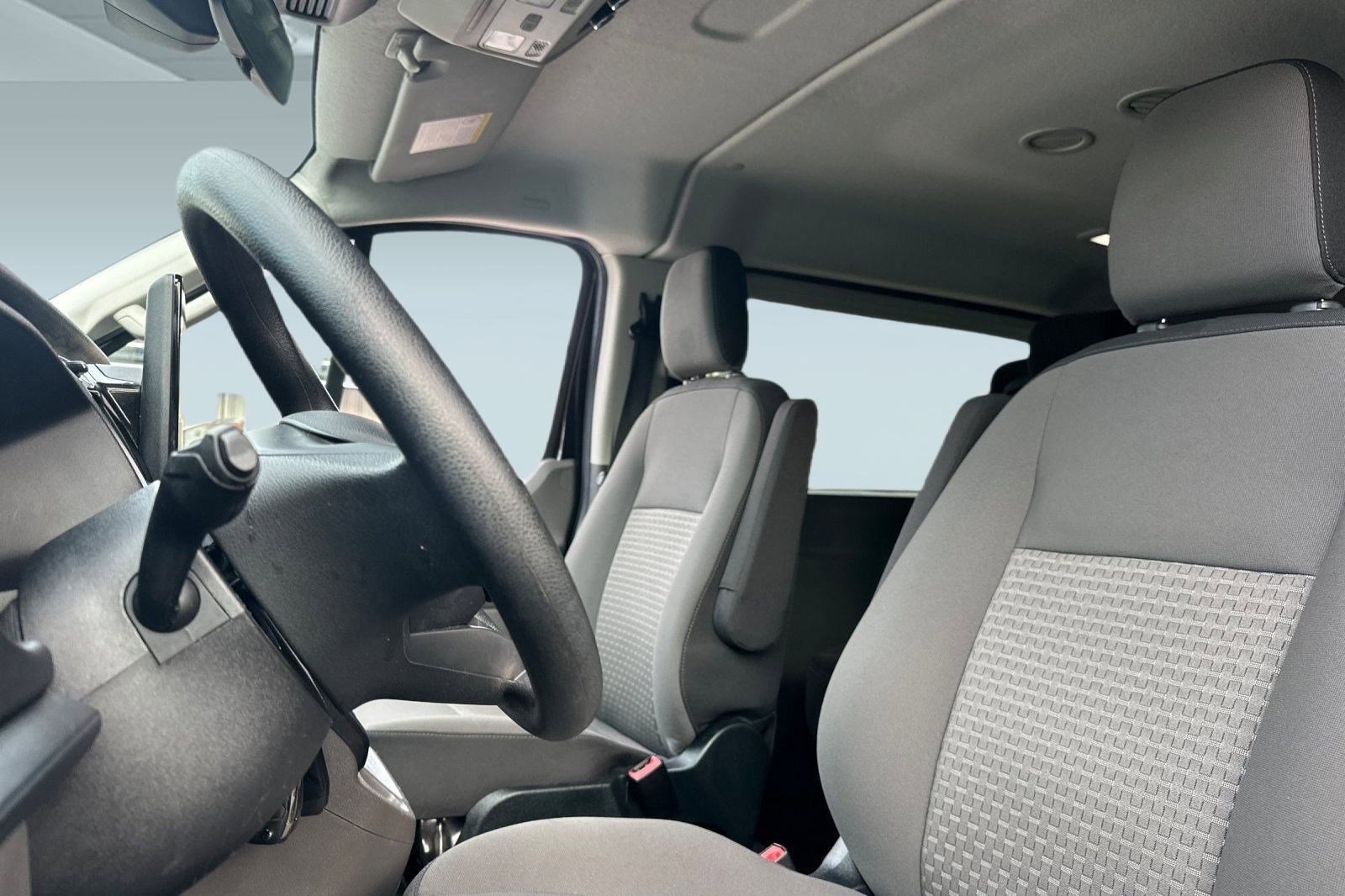 Used 2023 Ford Transit 350 XLT image 21