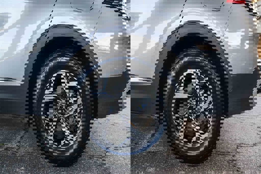 Used 2024 Kia Sportage LX image 10