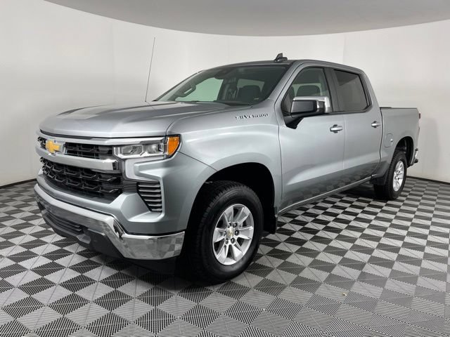 Used 2025 Chevrolet Silverado 1500 LT RWD image 6