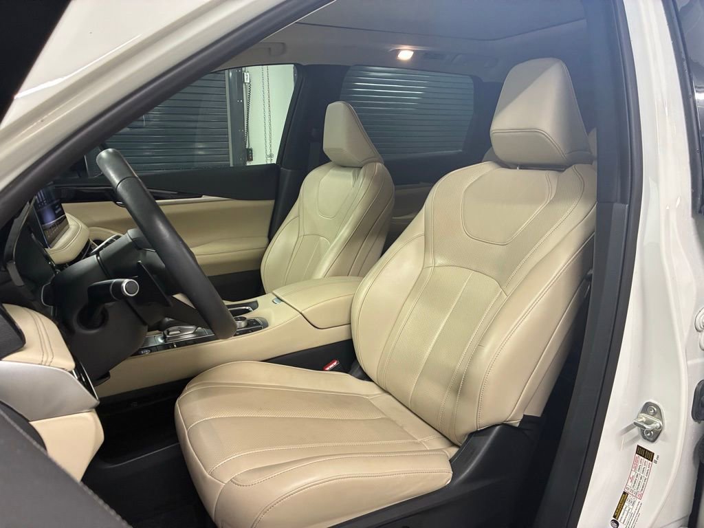 Used 2025 INFINITI QX60 Pure FWD image 5