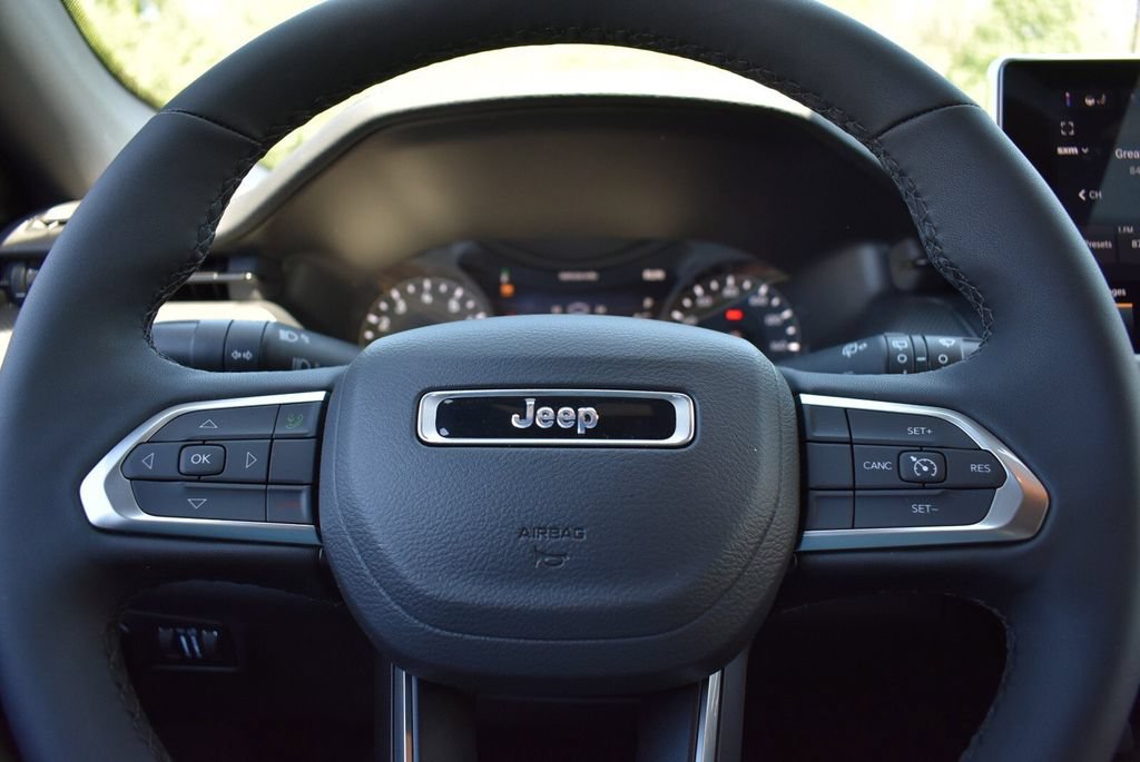 New 2026 Jeep Compass Latitude AWD/4WD image 12