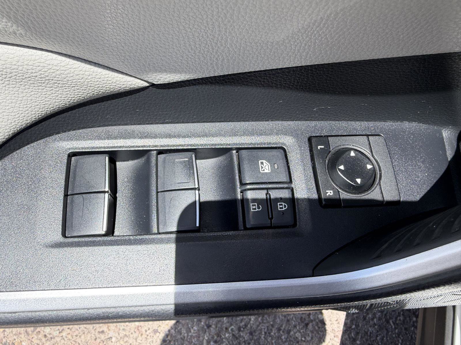 Used 2019 Toyota RAV4 XLE Premium w/ Carpet Mat Package FWD image 17