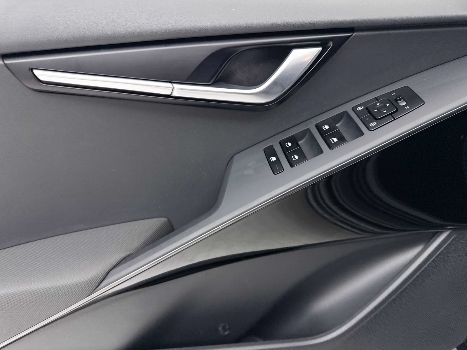 Certified 2025 Kia Niro EX FWD image 27