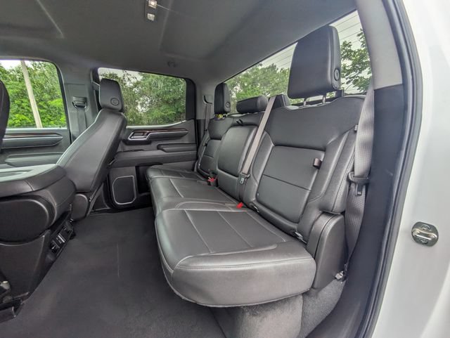 Used 2025 GMC Sierra 1500 SLT AWD/4WD image 13