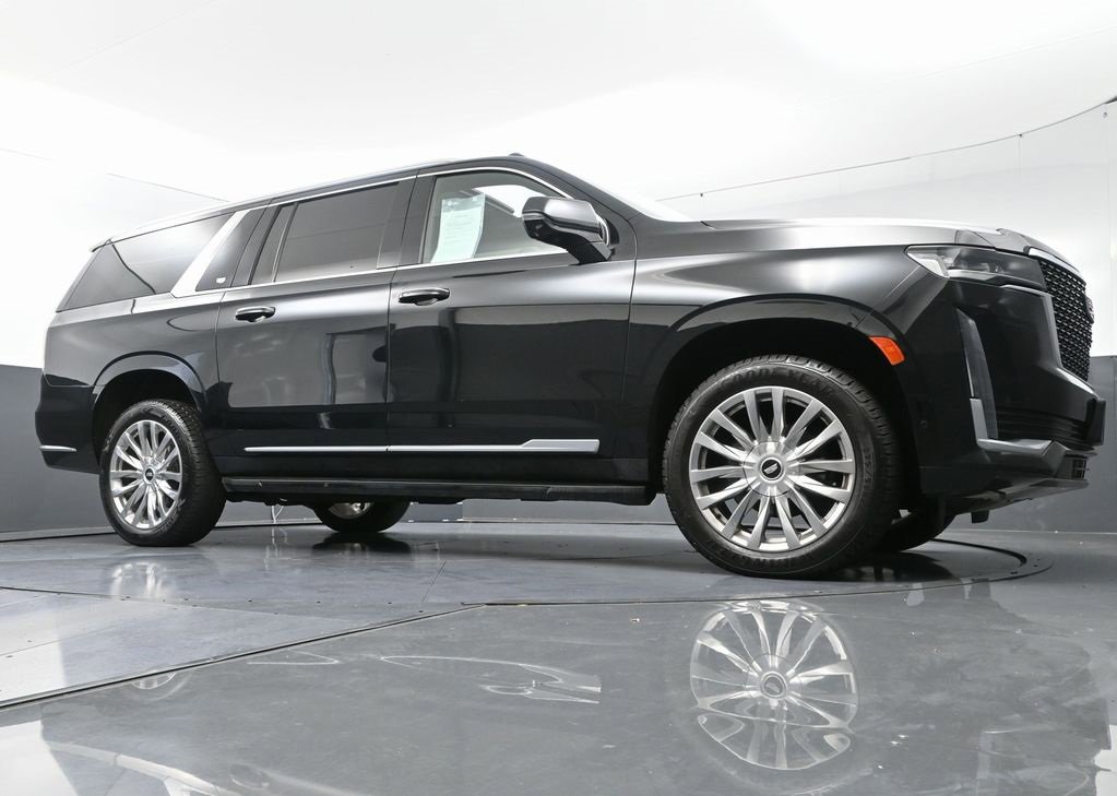 Used 2023 Cadillac Escalade ESV Premium Luxury image 55