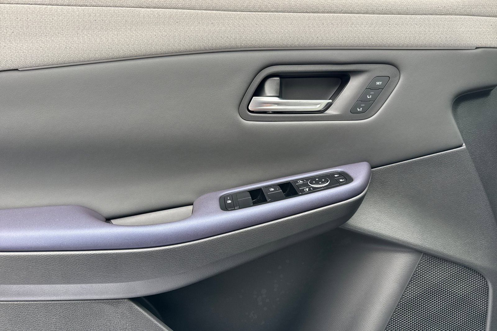 New 2026 Nissan Leaf Platinum+ w/ Cargo Package (Platinum+) image 8