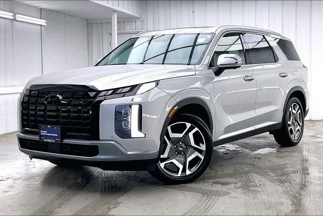 Used 2025 Hyundai Palisade SEL FWD image 2