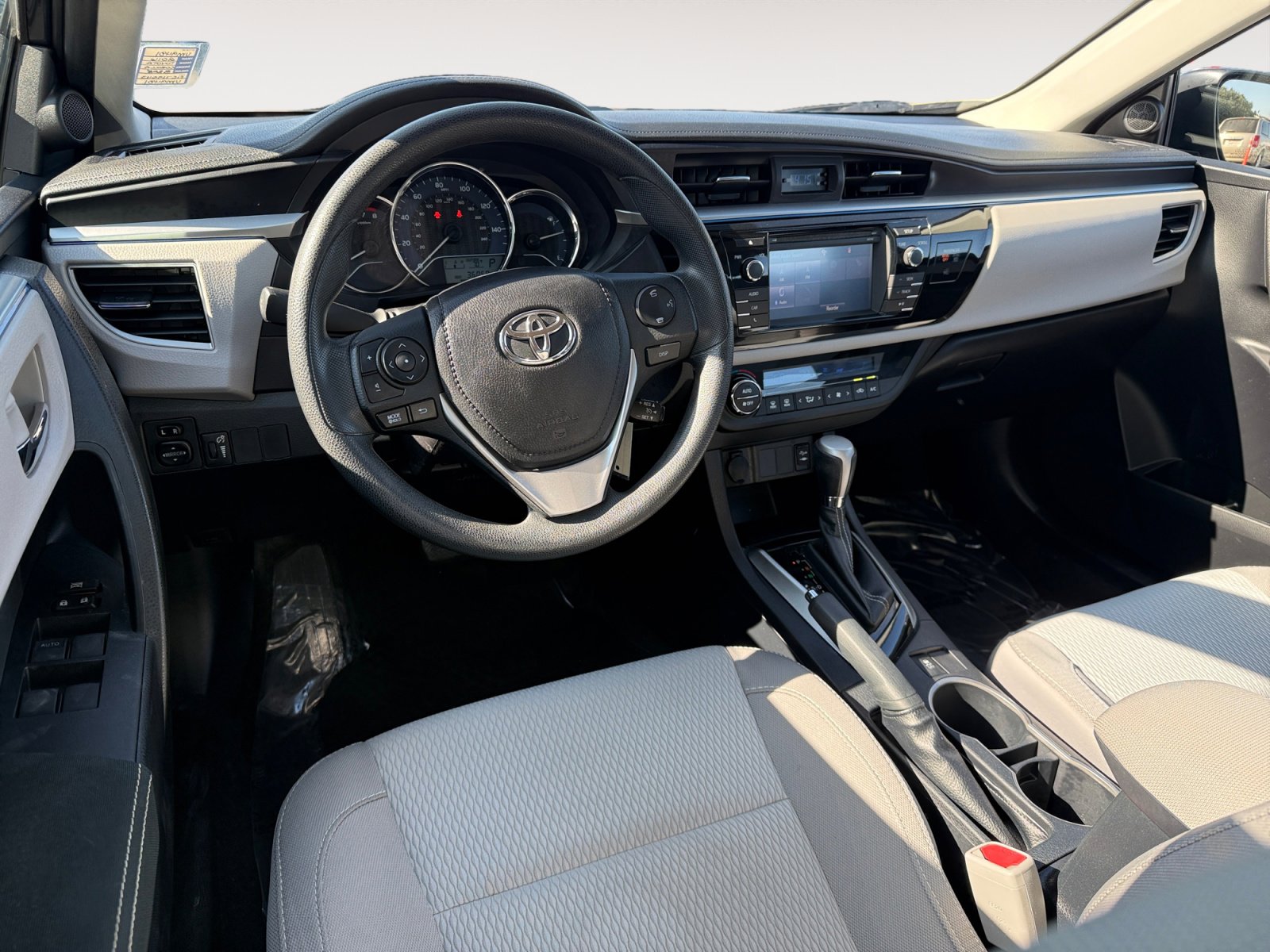 Used 2016 Toyota Corolla LE image 15