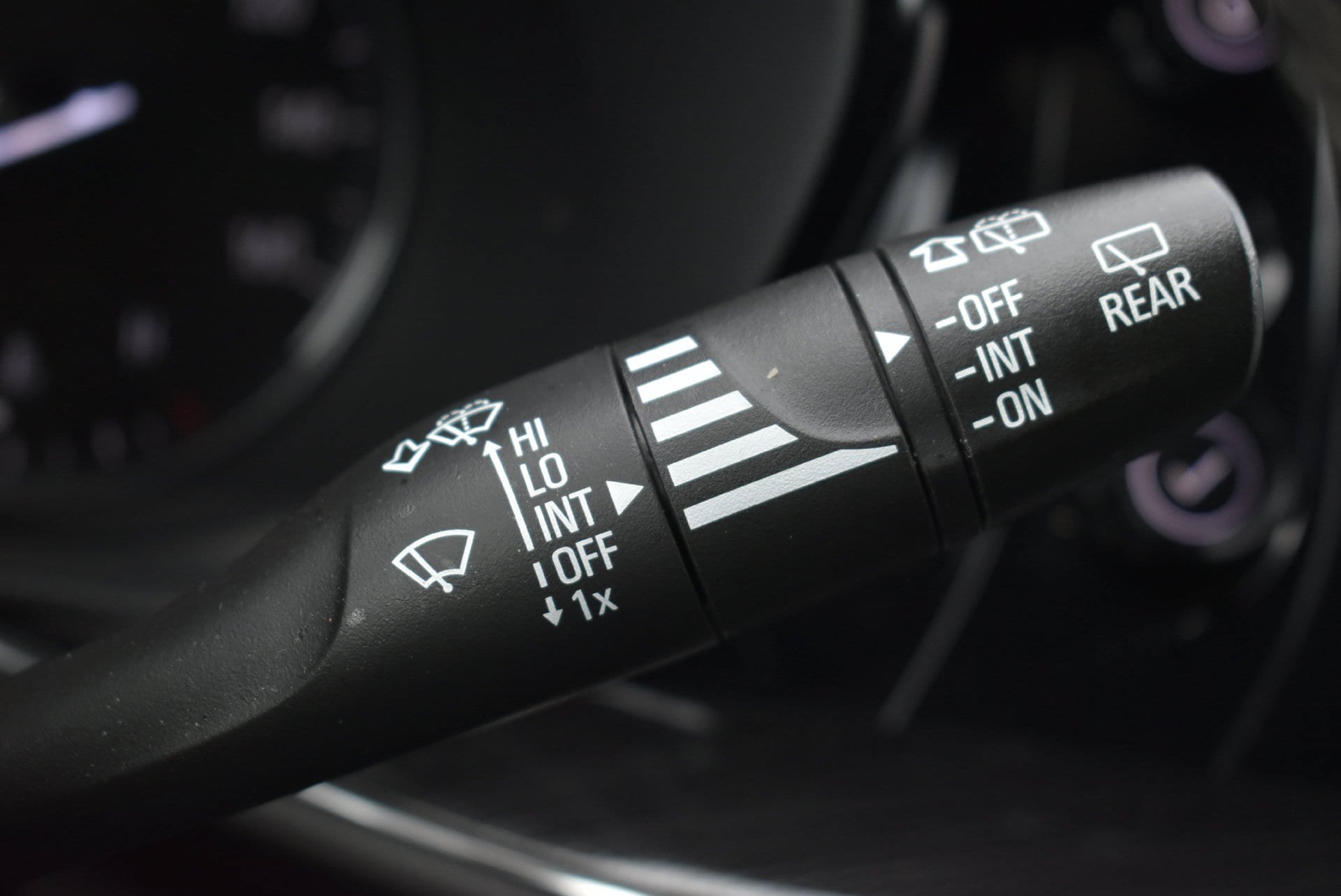Used 2023 Buick Envision Essence AWD/4WD image 23