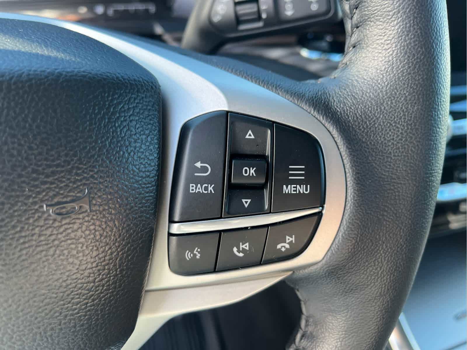 Used 2023 Ford Explorer Limited w/ Limited Technology Package image 19