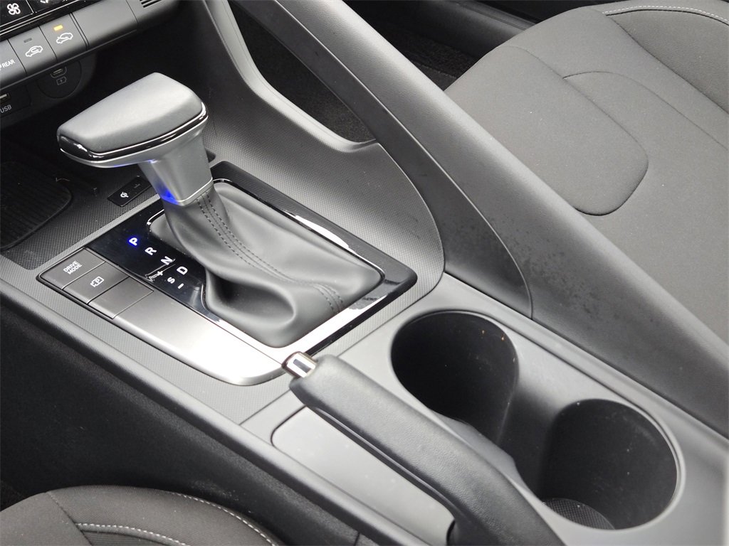 Used 2025 Hyundai Elantra Sport image 16