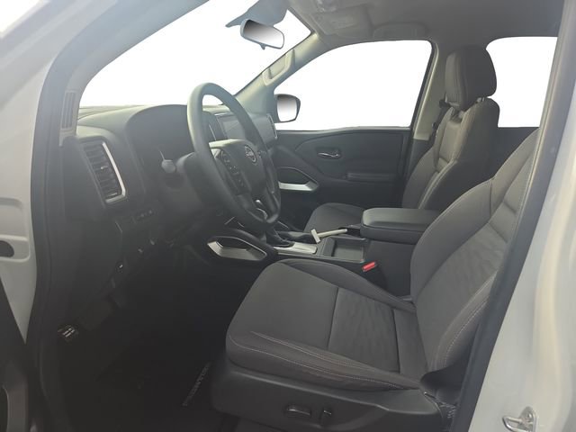 Used 2024 Nissan Frontier SV AWD/4WD image 9