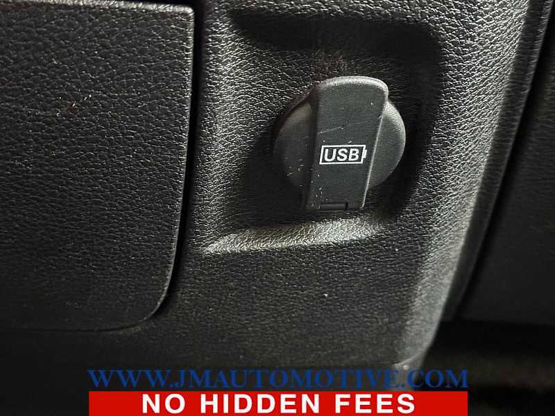 Used 2017 RAM 1500 Express w/ Express Value Package AWD/4WD image 39