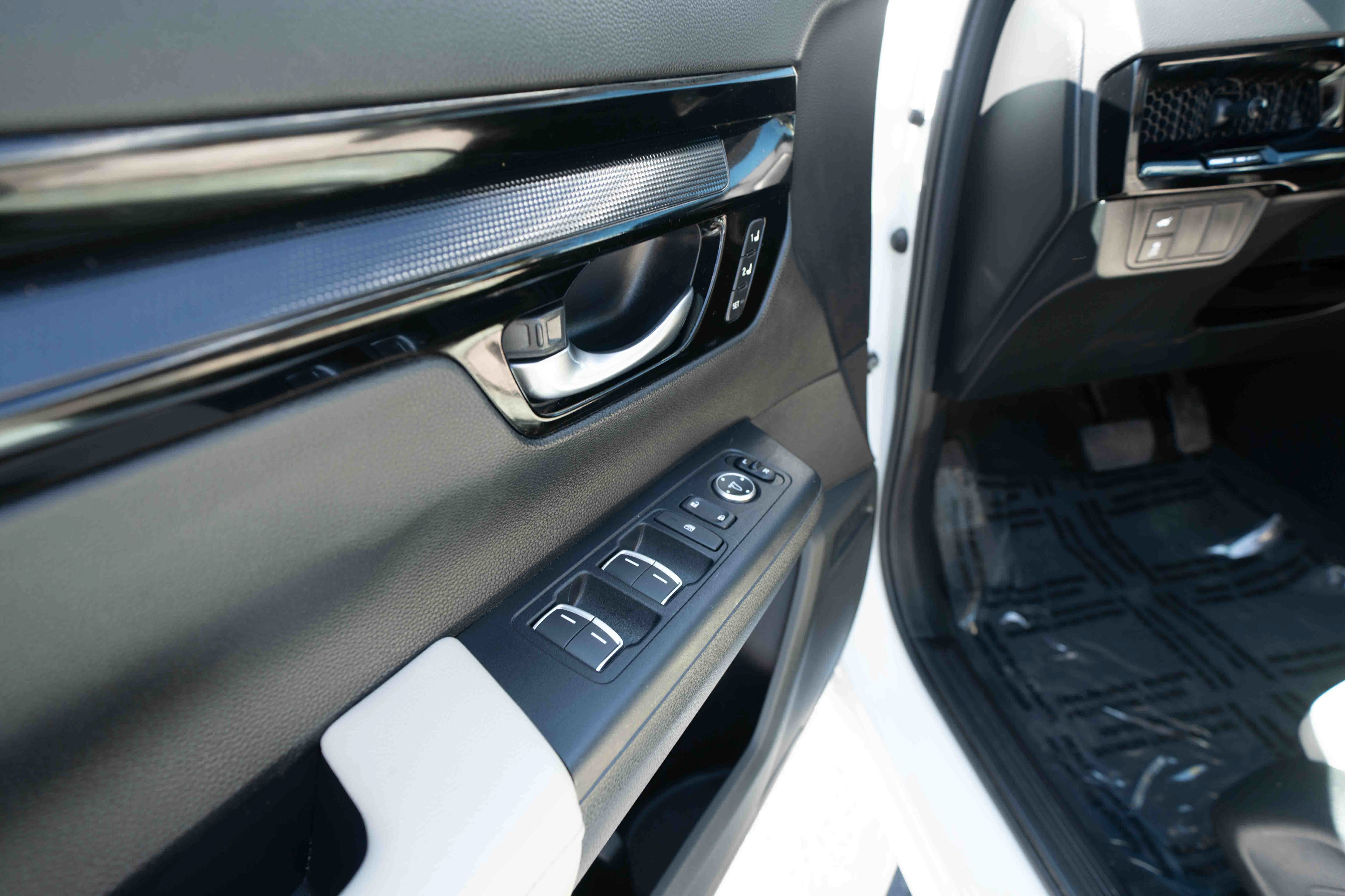 Certified 2025 Honda CR-V EX-L image 7