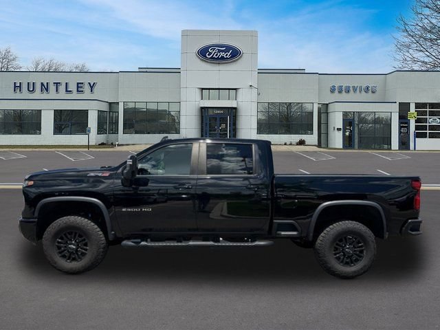 Used 2024 Chevrolet Silverado 2500 ZR2 w/ Technology Package AWD/4WD image 5