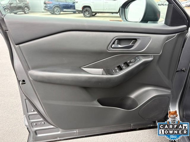 Used 2025 Nissan Rogue S image 23