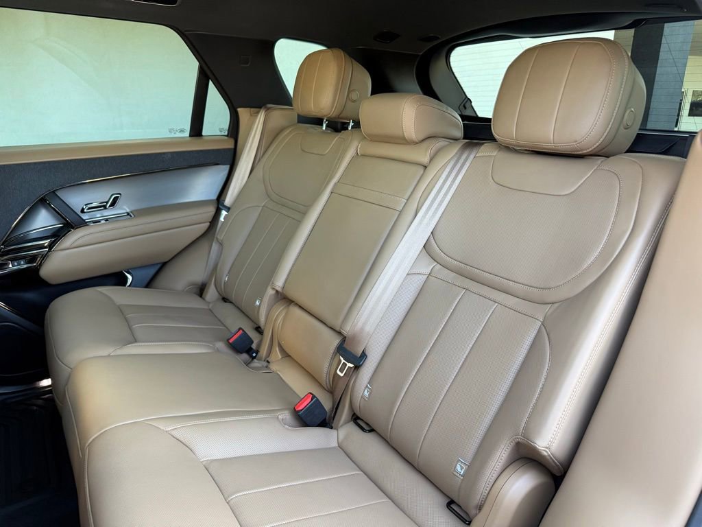 Used 2023 Land Rover Range Rover Sport SE image 16