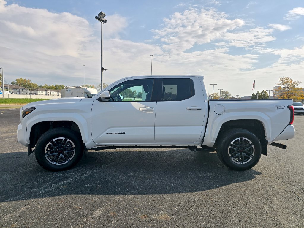 Certified 2024 Toyota Tacoma TRD Sport AWD/4WD image 15
