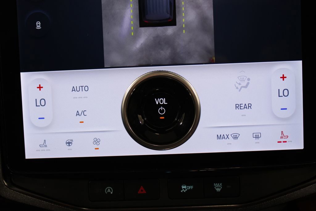 Used 2024 Ford Expedition Limited image 53