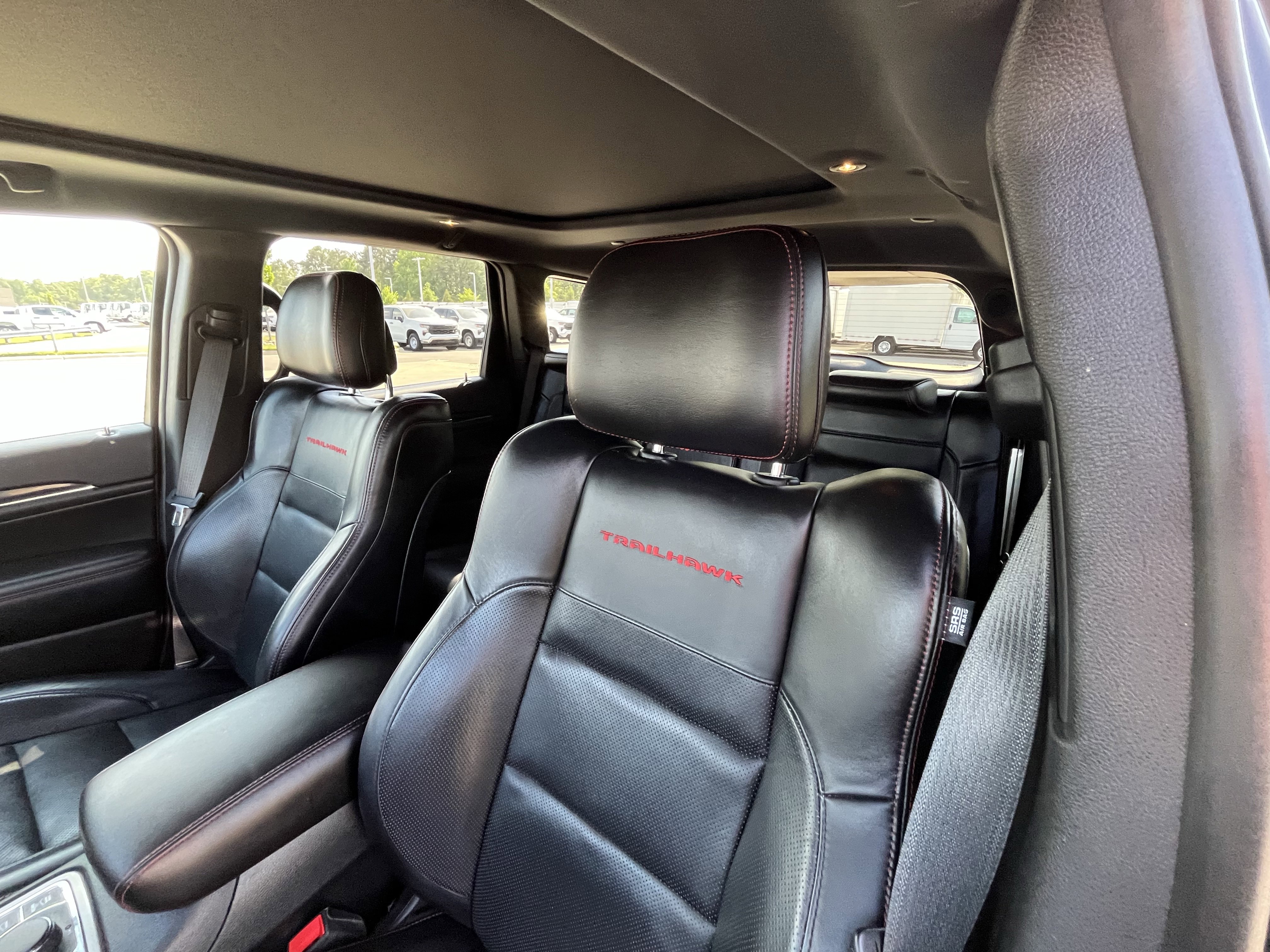 Used 2021 Jeep Grand Cherokee Trailhawk w/ Trailhawk Luxury Group AWD/4WD image 16