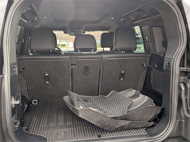 Used 2023 Land Rover Defender 110 X-Dynamic SE image 31