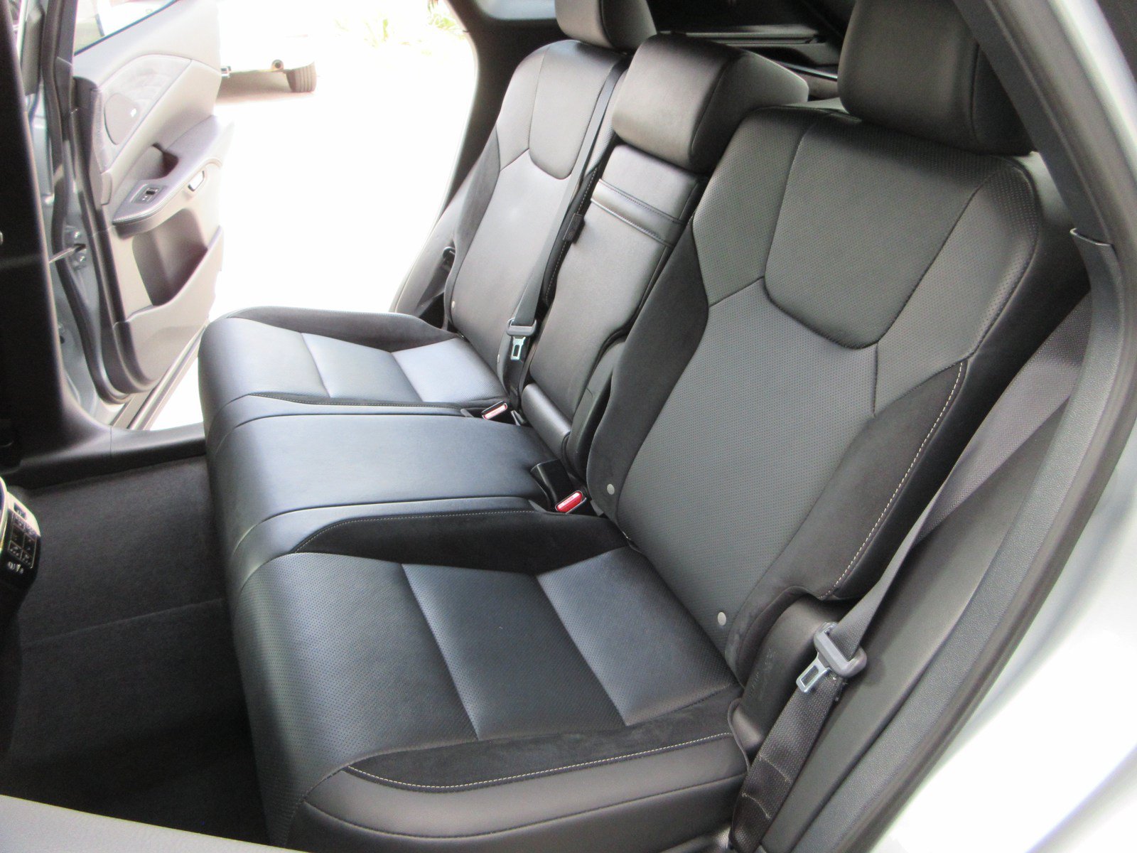 Used 2024 Lexus RX 500h F Sport w/ Convenience Package AWD/4WD image 23