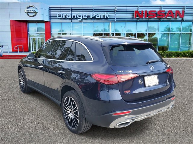 Used 2024 Mercedes-Benz GLC 300 4MATIC image 3