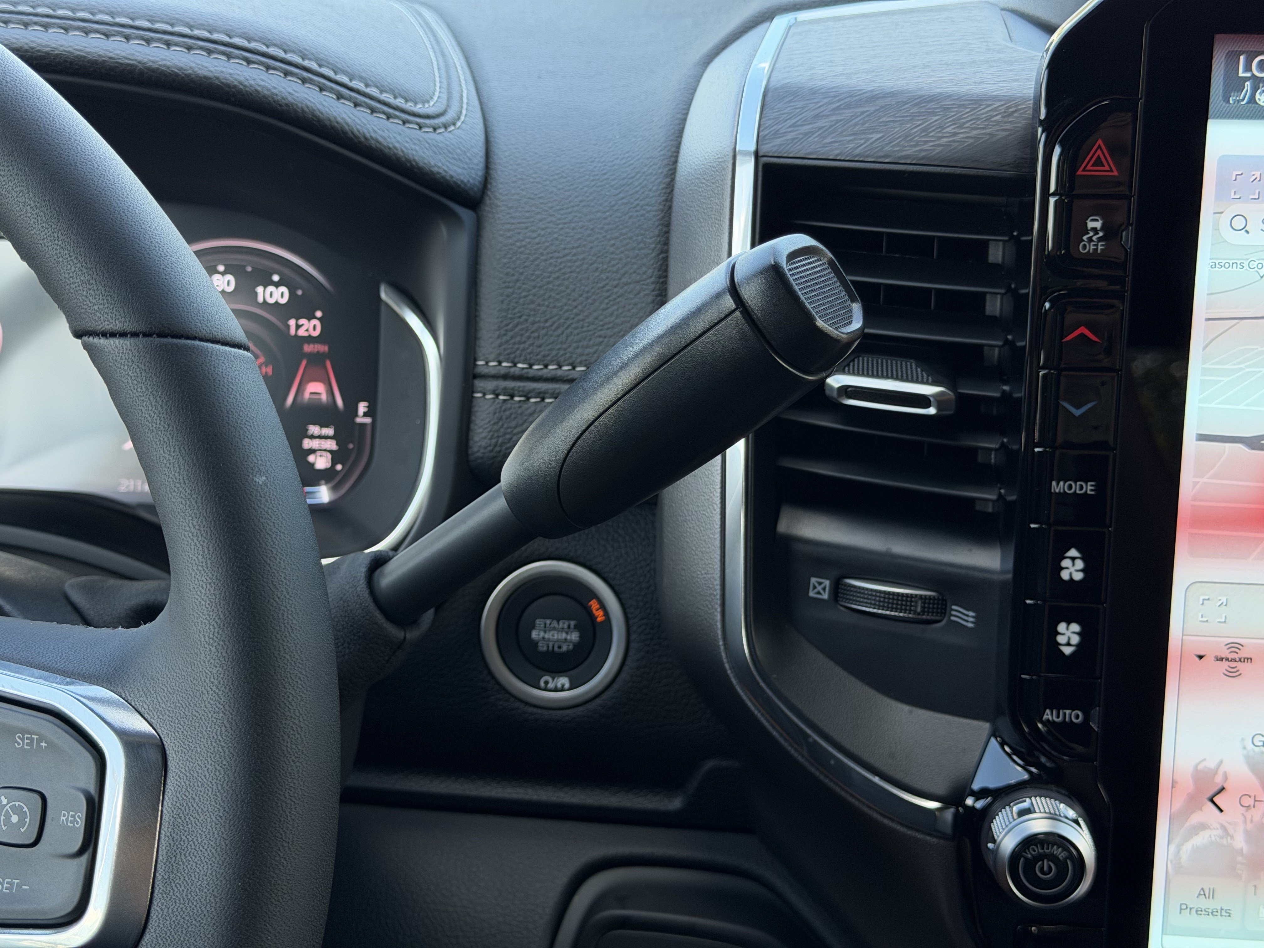 New 2026 RAM 3500 Laramie AWD/4WD image 27