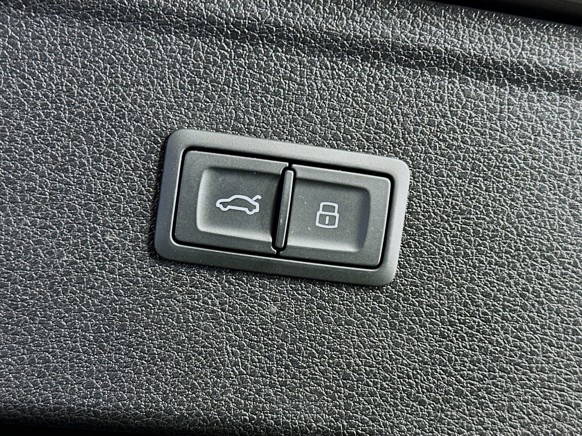 Used 2025 Audi Q5 2.0T Premium AWD/4WD image 29