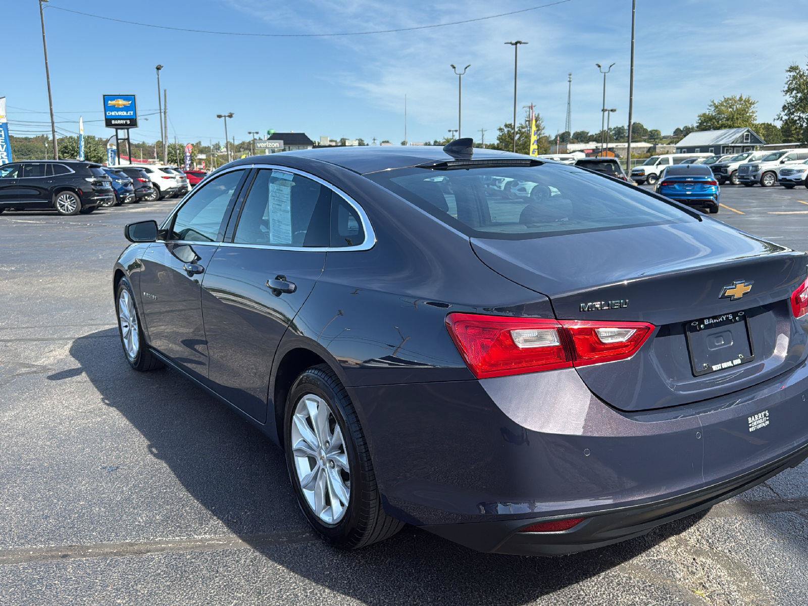 Used 2025 Chevrolet Malibu LT FWD image 3
