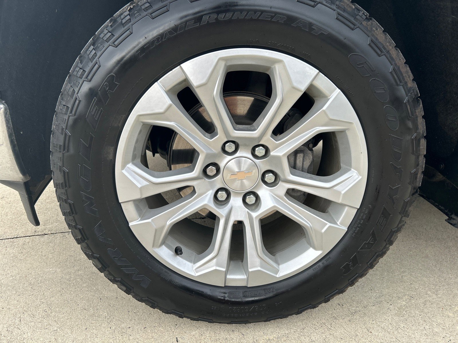 Used 2024 Chevrolet Silverado 1500 LTZ w/ Technology Package AWD/4WD image 9
