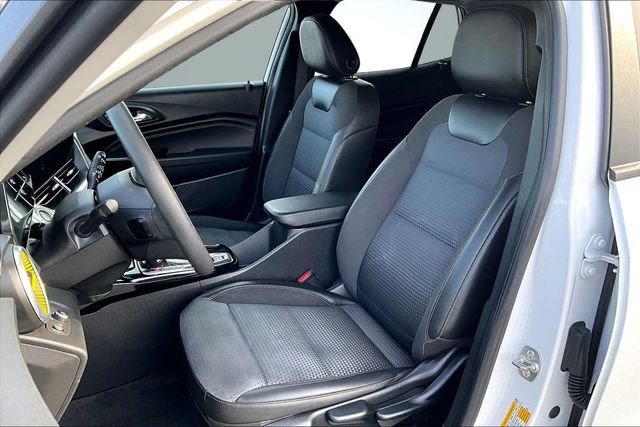 Used 2024 Chevrolet Trax LT FWD image 20