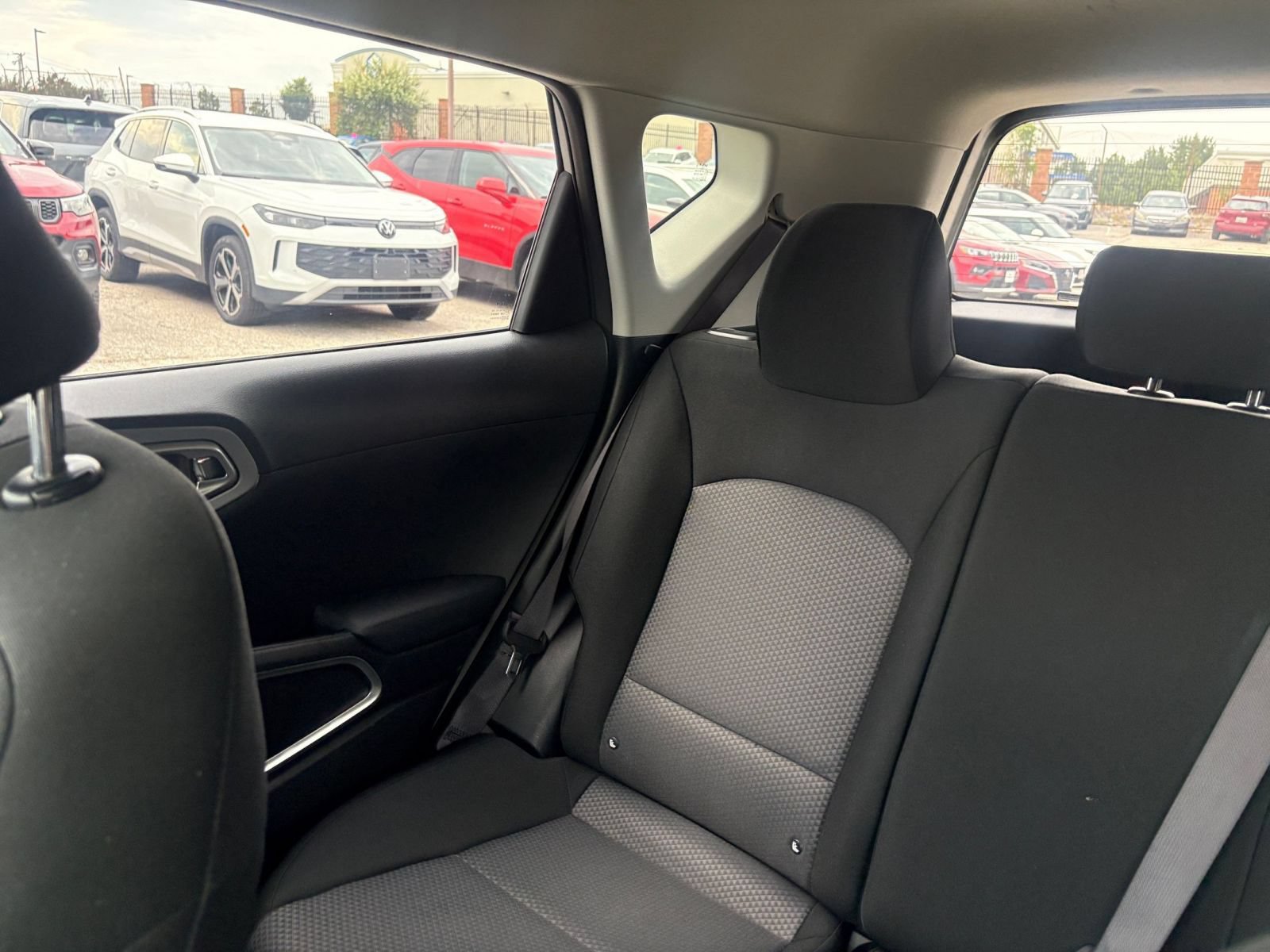 Used 2025 Kia Soul LX w/ LX Technology Package FWD image 33