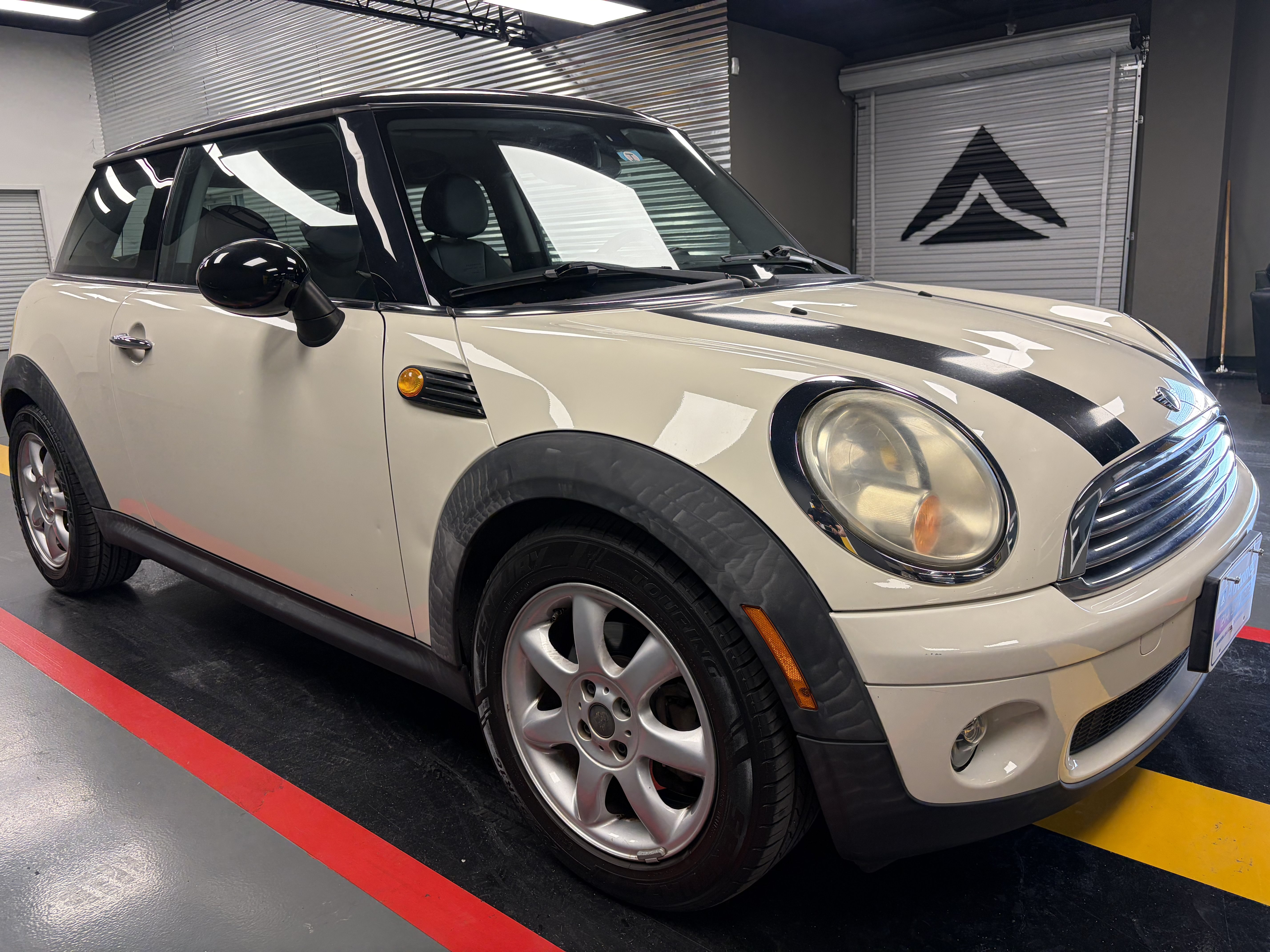 Used 2010 MINI Cooper Hardtop FWD image 6