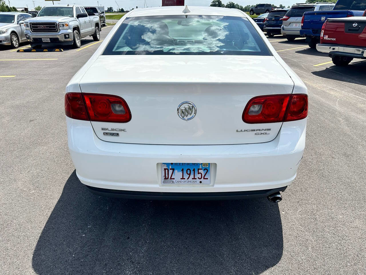 Used 2011 Buick Lucerne CXL FWD image 4