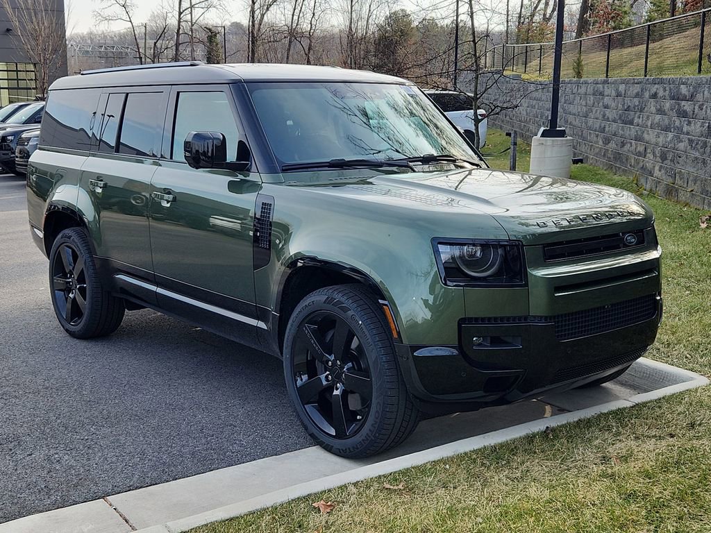 New 2026 Land Rover Defender 130 X-Dynamic SE image 10