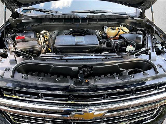Used 2022 Chevrolet Suburban LT w/ Luxury Package AWD/4WD image 11