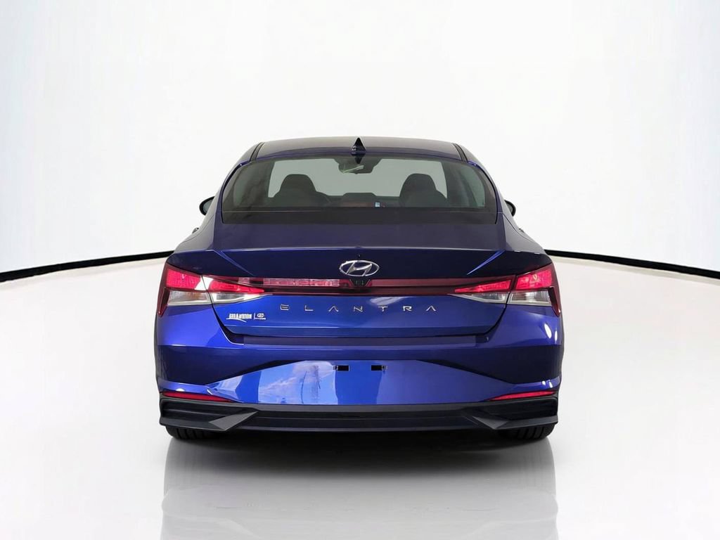 Used 2023 Hyundai Elantra SEL FWD image 6