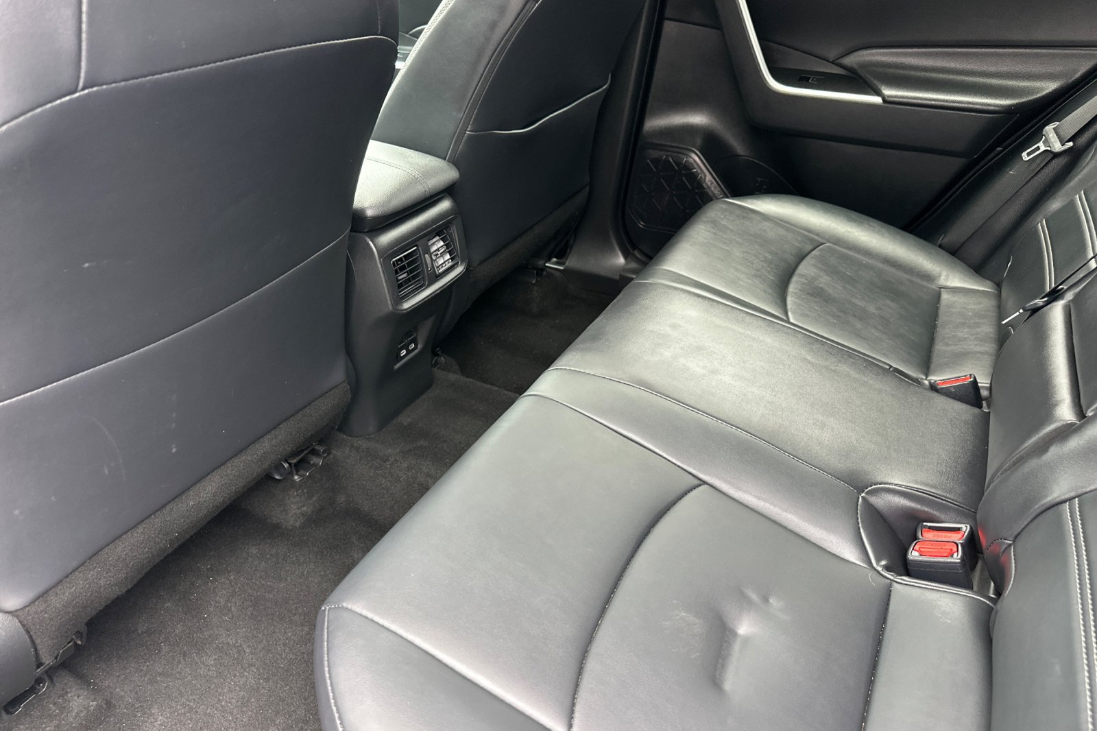 Used 2024 Toyota RAV4 XLE Premium FWD image 12