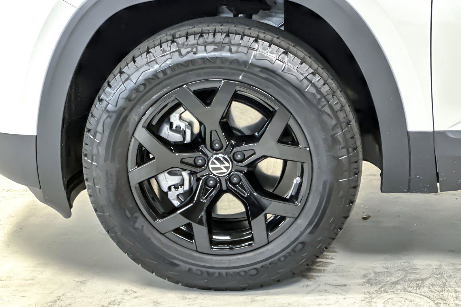 New 2026 Volkswagen Atlas Peak Edition image 25