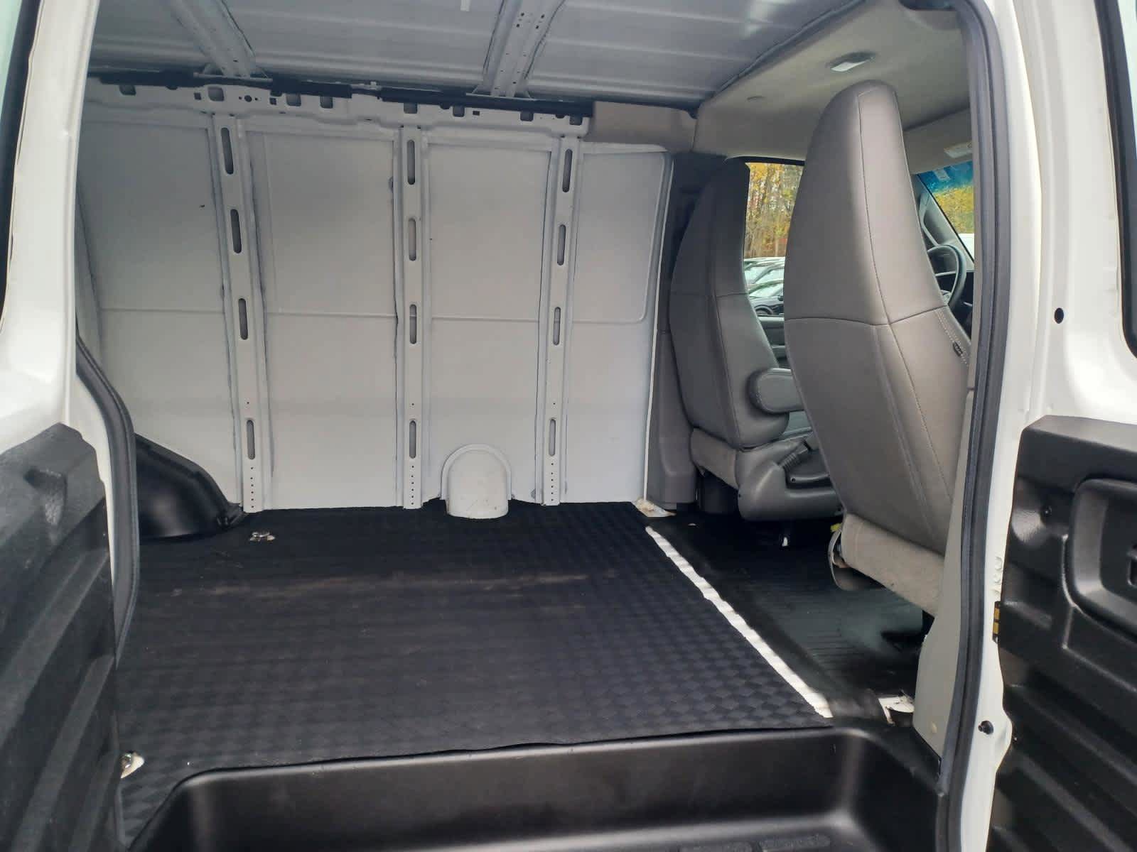 Used 2022 Chevrolet Express 2500 w/ Driver Convenience Package image 12