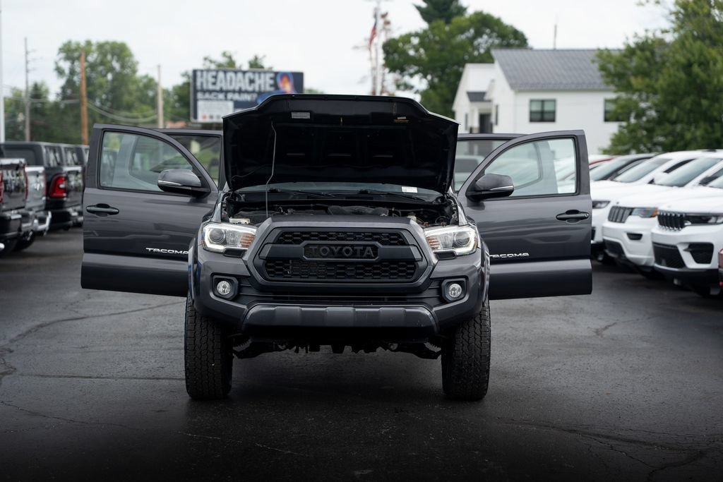 Used 2016 Toyota Tacoma TRD Sport AWD/4WD image 25